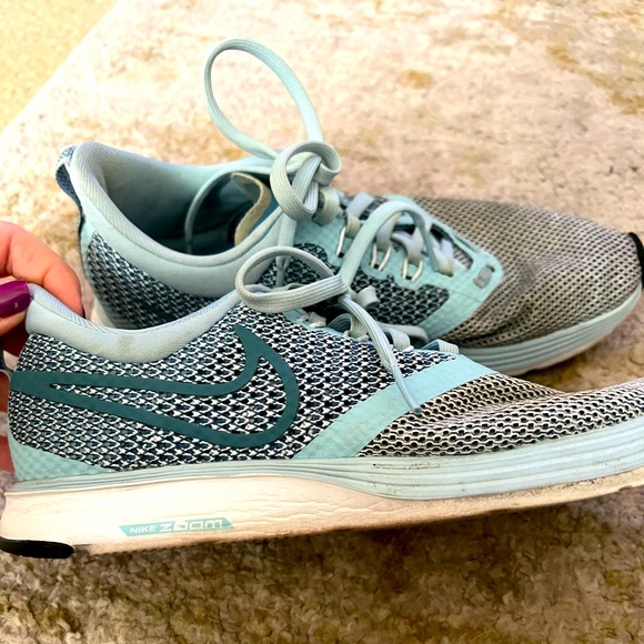 Nike Zoom. Size 7. Gently used. Blue. - Picture 1 of 8